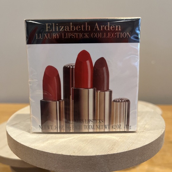Elizabeth Arden Other - Elizabeth Arden Vtg Luxury Lipstick Collection Cocoa Chic Lacquer Red  Gold Case